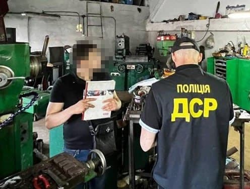 Львівські поліцейські викрили незаконне виробництво неякісних глушників до зброї