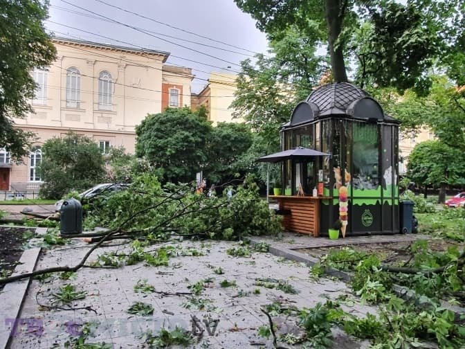 Як у Львові попереджають про небезпеку
