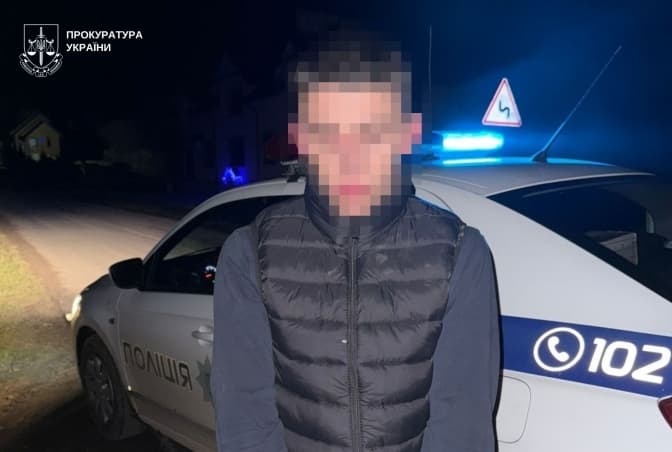 На Львівщині оголосили підозру чоловікові, який побив військовослужбовця та зняв це на телефон