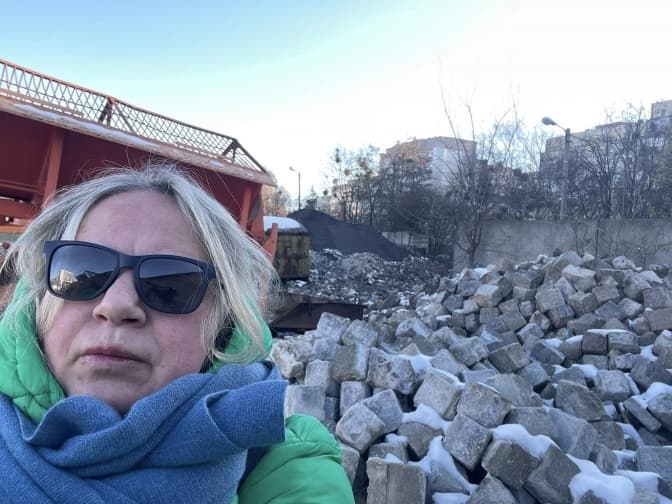 Львівську бруківку передали Харкову для меморіалу Міську Барбарі