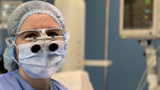 У Львові медики разом із американським хірургом лікуватимуть дітей з паралічем: як записатися