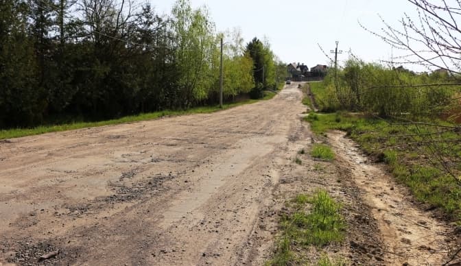 У місті на Львівщині за 30 млн гривень відремонтують дорогу до кладовища