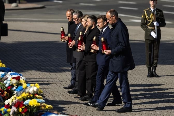 Подружжя Зеленських та лідери чотирьох країн вшанували у Києві пам'ять загиблих воїнів