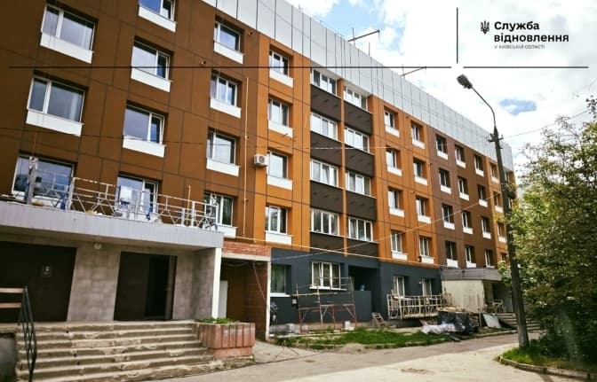 У Бородянці відновлюють зруйновану під час окупації п’ятиповерхівку: мешканці знову матимуть дім
