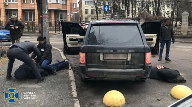 В Києві затримали шахраїв, які видурювали гроші у родин військовополонених