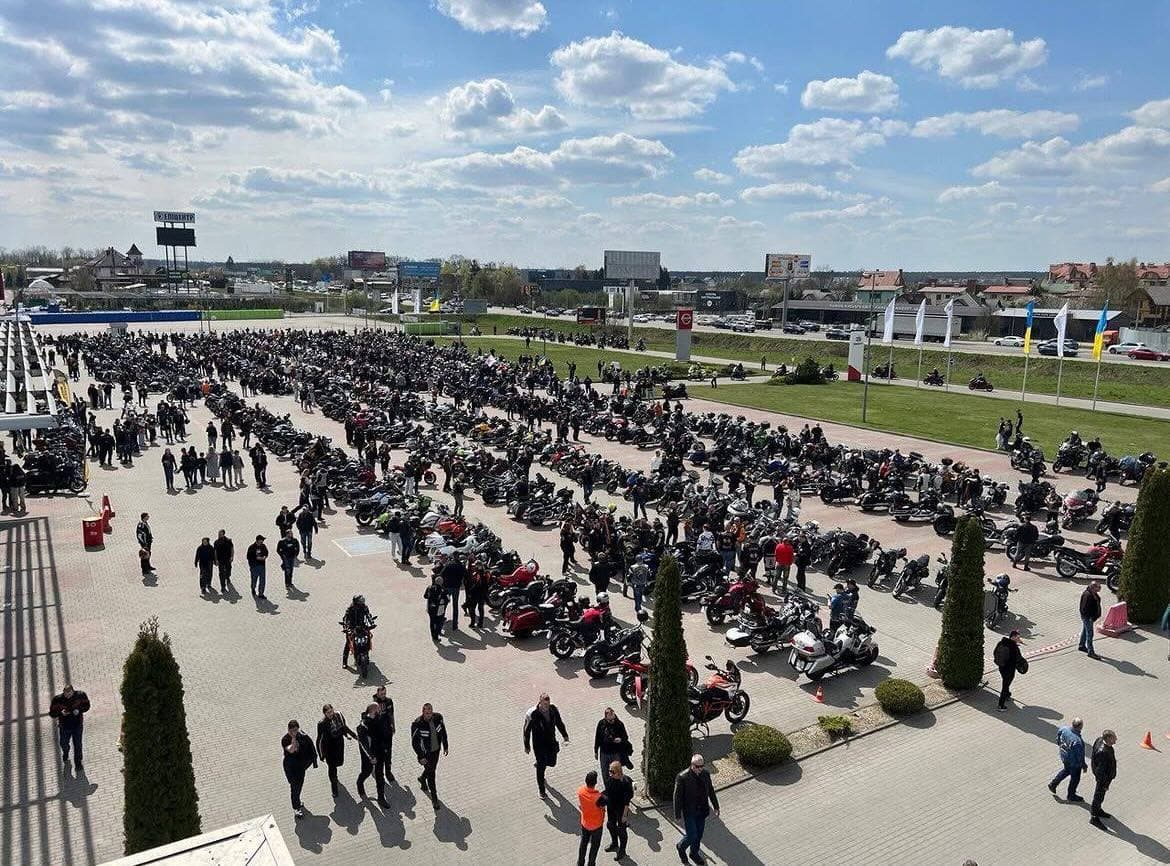 Відкриття мотосезону у Львові було масштабним і видовищним