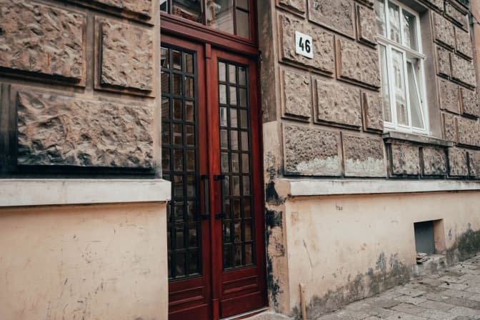 У Львові почали приймати заявки на реставрацію історичних вікон та брам