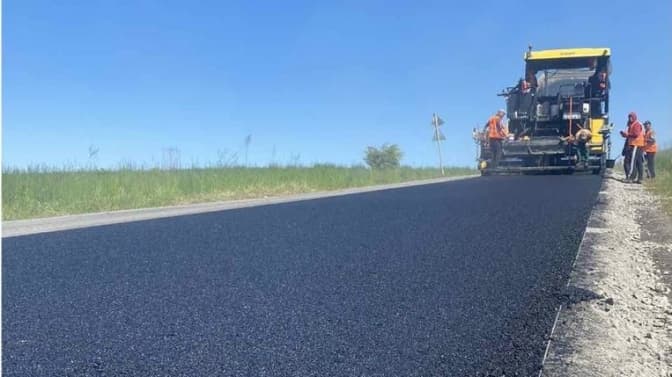 На Львівщині завершують ремонт дороги Миколаїв – Бібрка. Фото