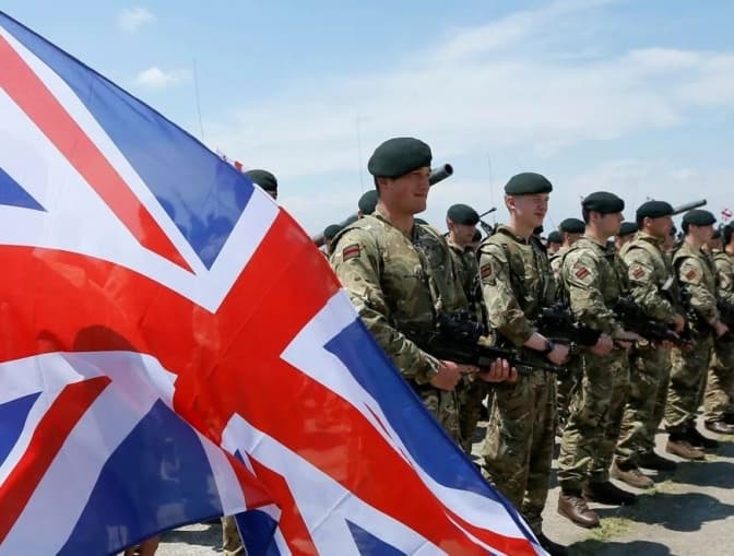 Британський прем'єр заявив про готовність ввести війська до України. Що відомо