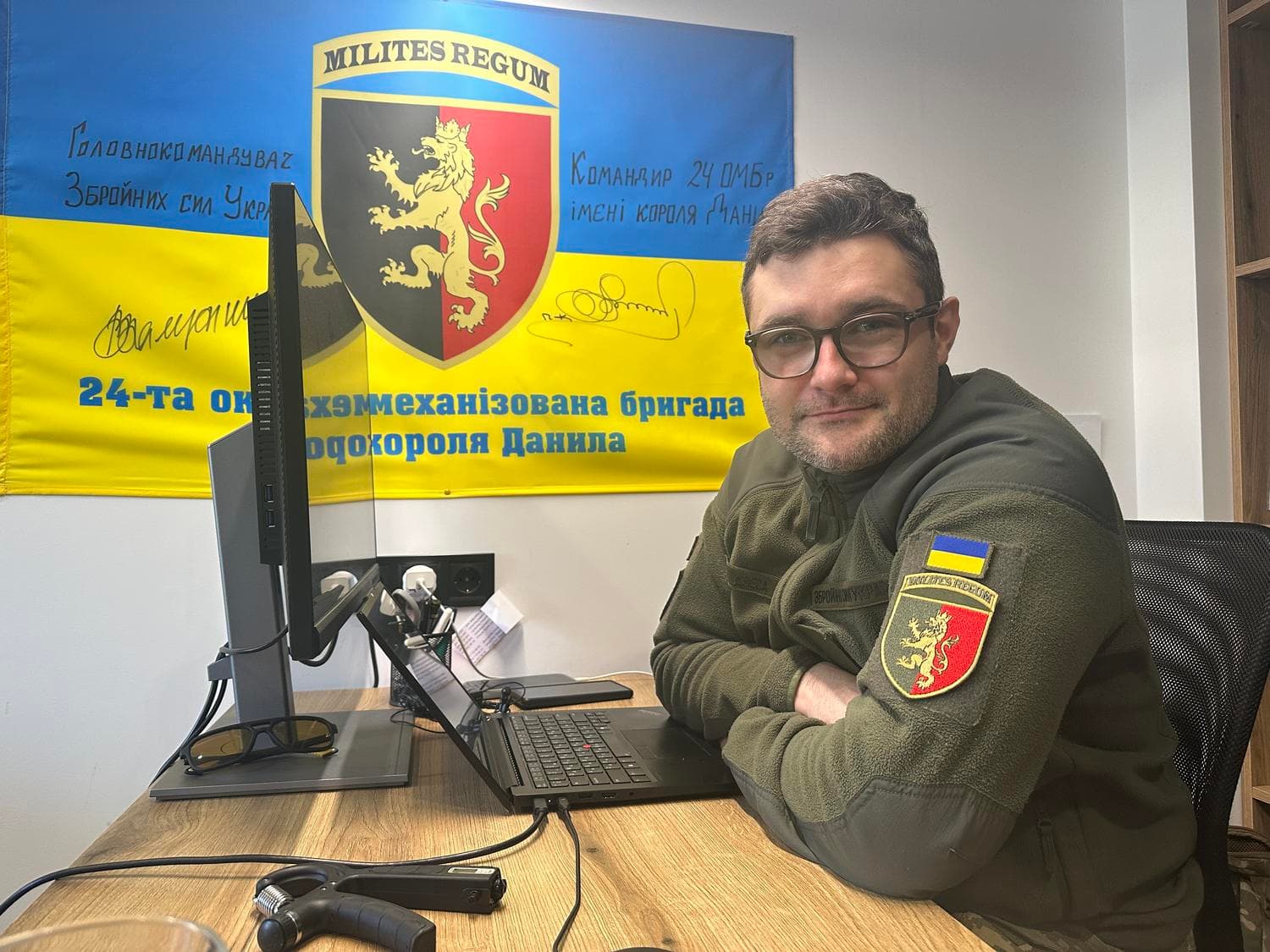 Керівник рекрут-центру 24-ої ОМБР Василь Дзеса