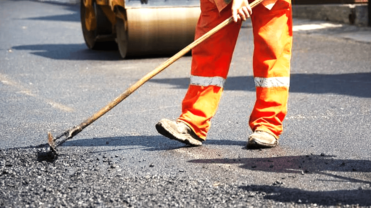 У центрі Києва майже на тиждень обмежать рух вулицею Володимирською: де чекати на затори