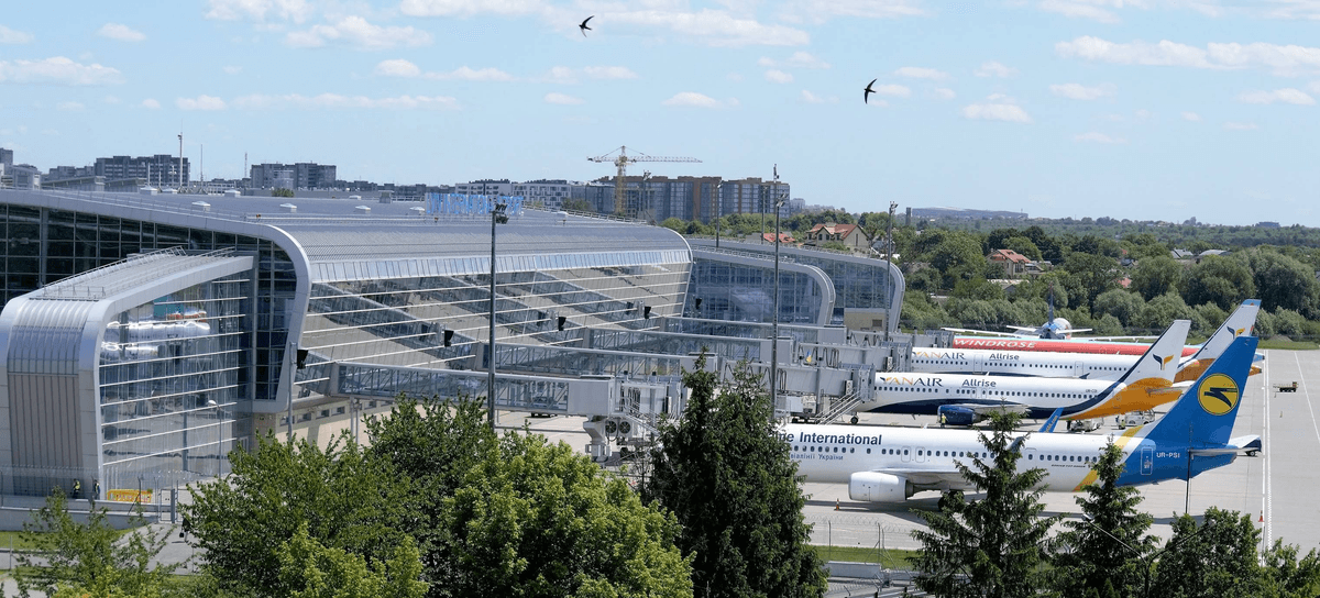 "Це буде злочин для Львова". Садовий каже про тиск щодо забудови біля аеропорту, водночас в ОВА заявили, що там буде новий термінал, але не тільки. Доповнено