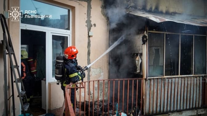 У Львові сталася пожежа на балконі житлового будинку