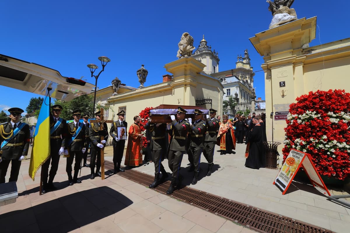 Як прощалися з Ігорем Калинцем та що зміниться для львів’ян з липня. Підсумки доби