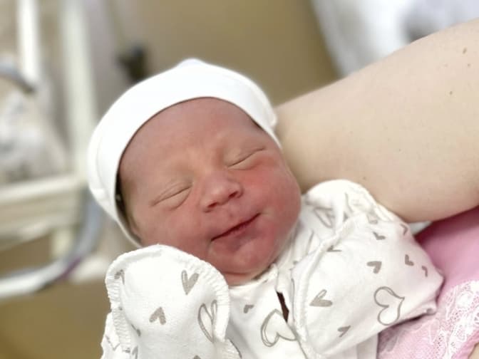 Відійшли води на 6 місяці: у Львові жінка народила здорову дитину після критичного ускладнення
