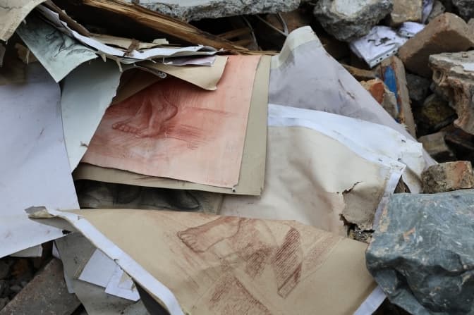 Під руїнами корпусу художньої академії ім. Бойчука в Києві знайшли вцілілі твори мистецтва