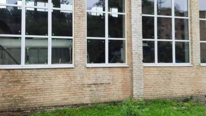 Пошкоджений ліцей в Бородянці. Фото: Київська міська прокуратура