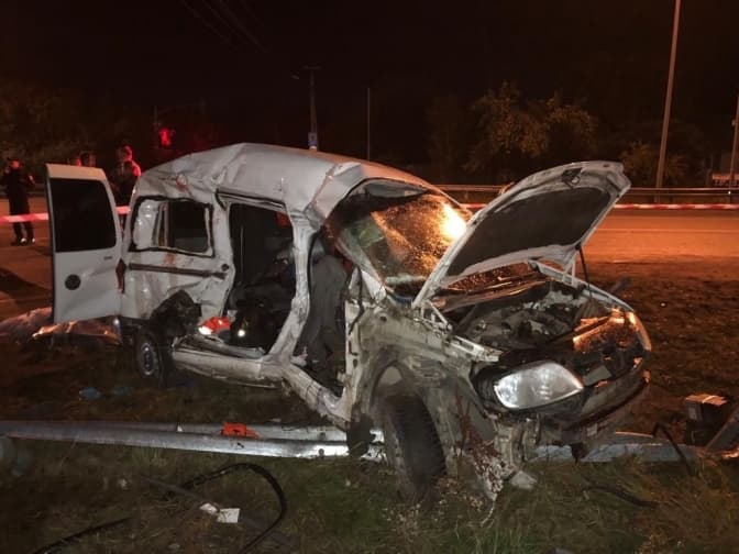 Смертельна ДТП у вересні 2022 року, де військовий за кермом БТР в’їхав у легковий автомобіль / Фото патрульної поліції