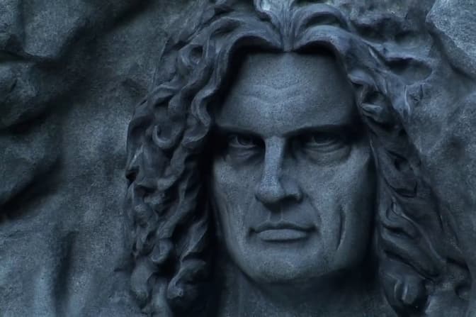 «Врятуй цю країну від несмаку»: в мережі обурились пам’ятником Кузьмі (фото)