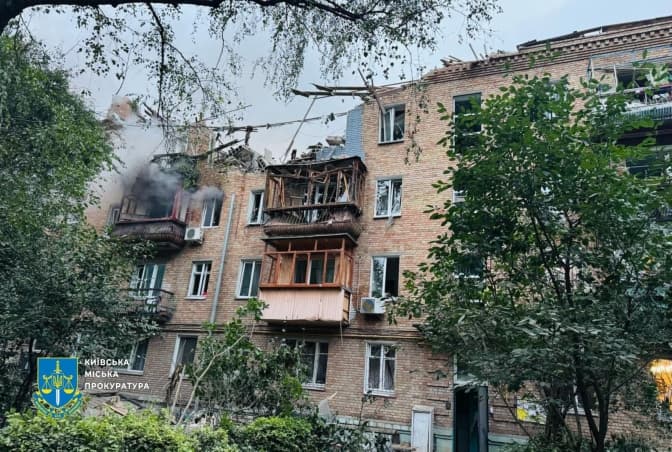 Мешканці пошкоджених російською атакою будинків подали вже більше 1000 заяв на отримання компенсації