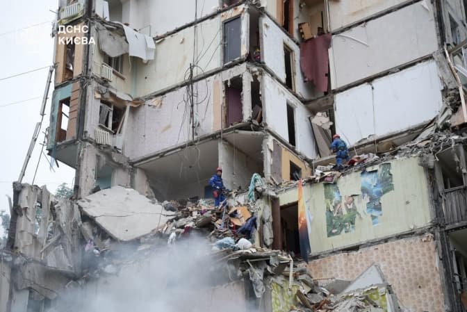 Кількість жертв і постраждалих від нічної атаки на Київ зросла, серед поранених — немовля