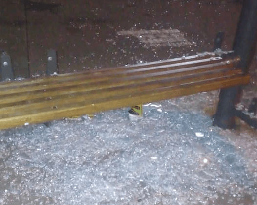 У Львові вандали розтрощили ще одну зупинку