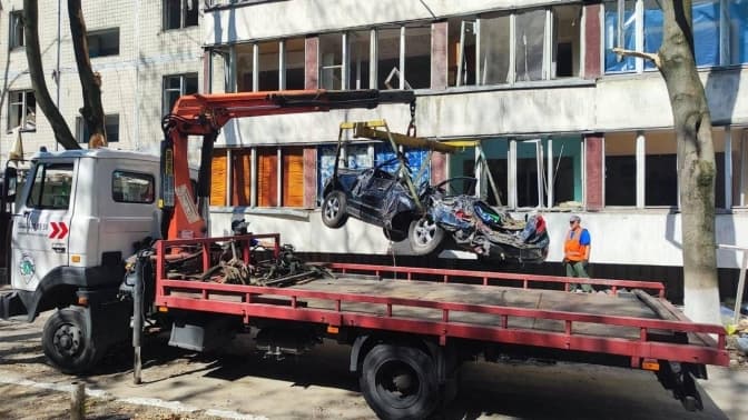 В Києві прибрали майже всі покинуті автомобілі, залишилось менше 200