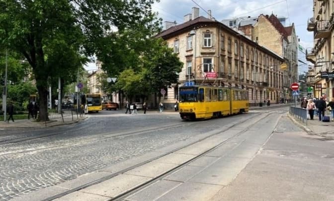 У Львові масштабні тимчасові зміни в русі транспорту та у місті демонтували скандальну вентиляційну трубу. Підсумки доби