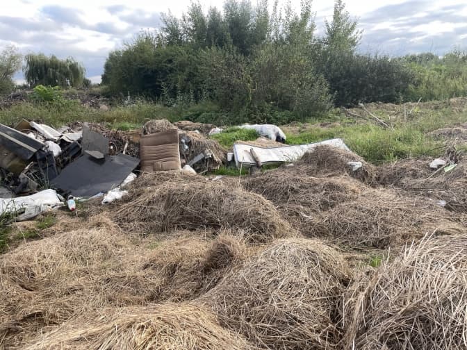 На Львівщині чиновника КП підозрюють у забрудненні землі та завданні збитків на майже 19 мільйонів