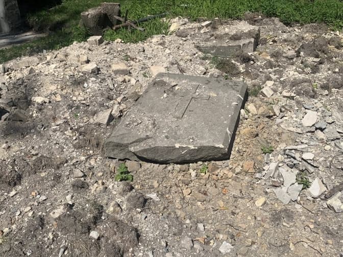 Католицька парафія спростовує інформацію про «руйнування» польських поховань на Байковому кладовищі в Києві