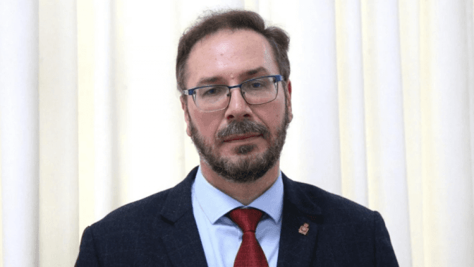 Директор музею історії України поїхав у відрядження і не повернувся в Україну — депутатка