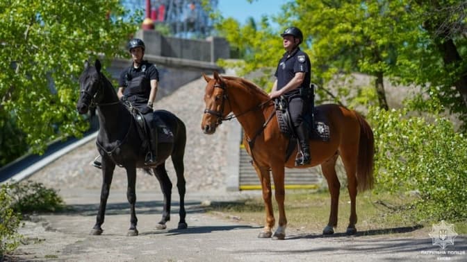 На вулицях Києва відновлює роботу кінна поліція