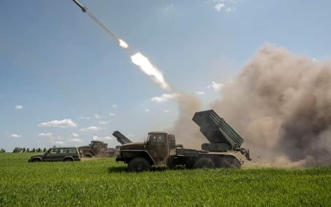 Росіяни ведуть штурмові дії на двох напрямках, – Генштаб