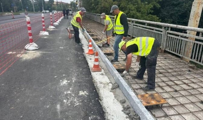 У Львові ремонтують міст на Левандівці: коли завершать роботи