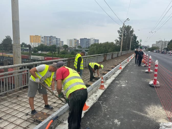 У Львові триває ремонт двох аварійних мостів. Коли планують завершити роботи