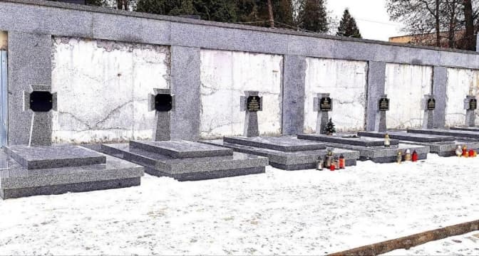 У Львові на Меморіалі УПА встановили нові гранітні пам’ятники