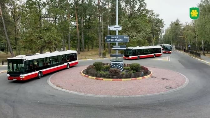 Прага передала шість автобусів для Бучанської громади