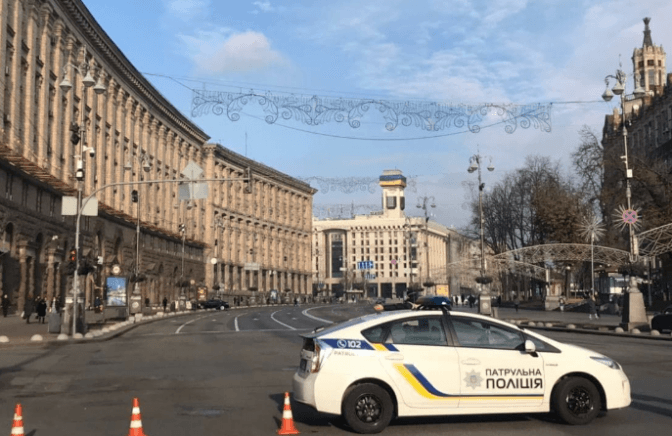 На Хрещатику до кінця тижня обмежуватимуть рух транспорту окремими смугами