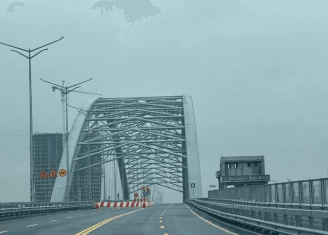 Прокуратура просить суд визнати недійсним договір генпідряду на будівництво Подільського мосту