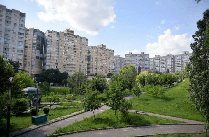 Киян запрошують долучитися до проєктування зелених зон та алей на Мостицькому масиві