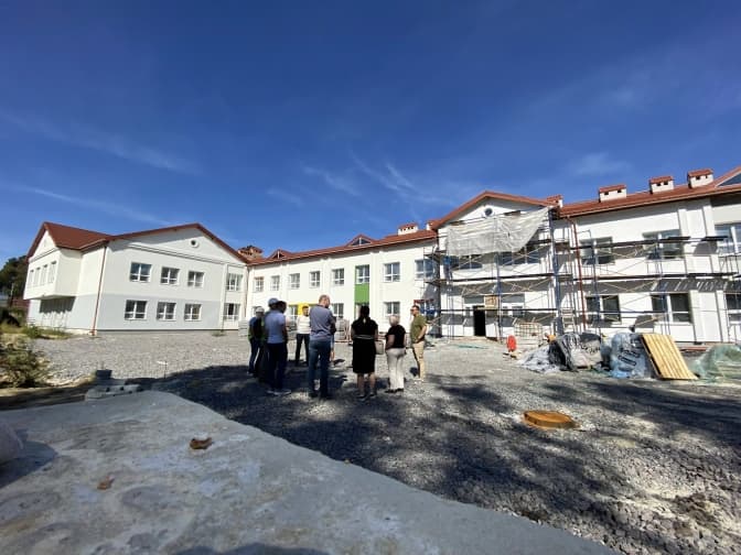 Школа-довгобуд біля Львова врешті на завершальних етапах внутрішніх робіт