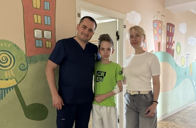 У Львові 14-річному хлопцю успішно видалили пухлину зі спинного мозку