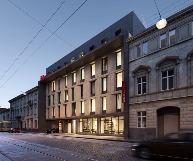 У Львові будівлю, де колись була «Чародійка», переоблаштують під готель