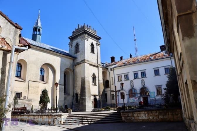 Де у Львові побачити копію дохристиянської писанки та хірург зі США лікуватиме дітей з вадами хребта. Підсумки доби