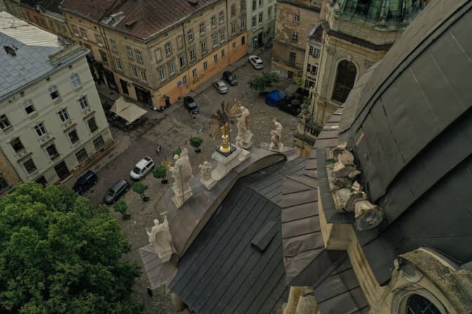 У Львові від буревію постраждали храми та історичні будівлі у центрі
