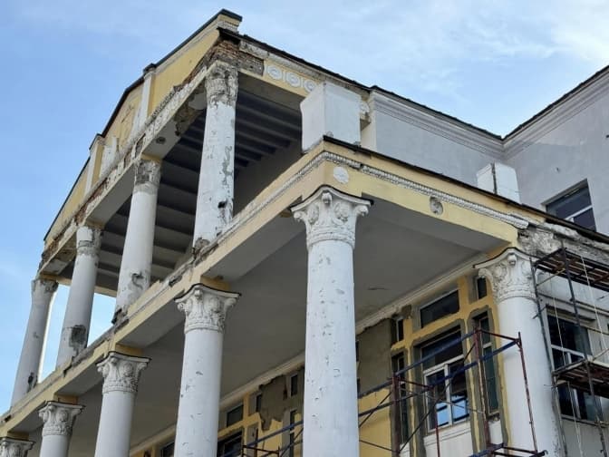 На Дарниці реставрують палац культури, який є пам’яткою архітектури