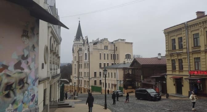 На замку Річарда в Києві зводять незаконну надбудову