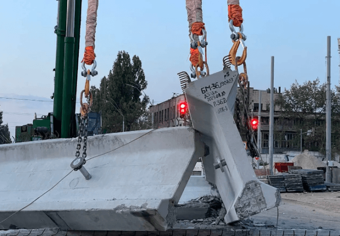 Підрядник власним коштом відновить балки, що обвалились під час реконструкції Дегтярівського шляхопроводу