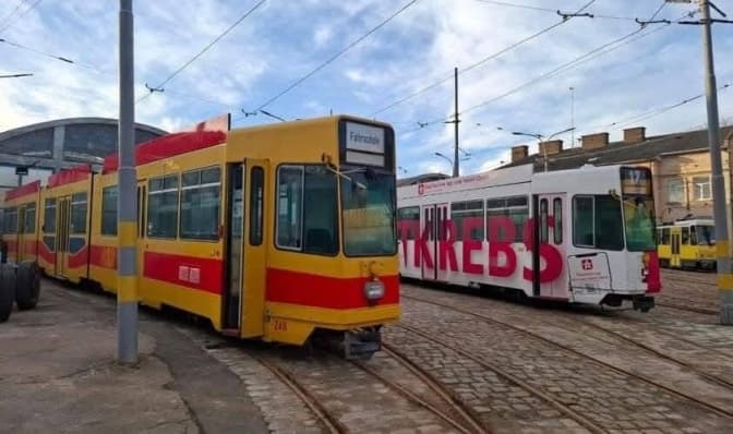 Які вживані трамваї курсують у Львові та репортаж з кладовища у Збоїщах, якого вже не існує. Підсумки доби