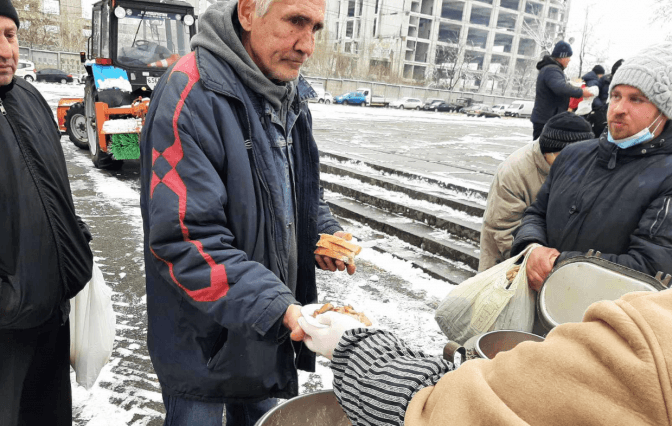 В Києві почав працювати соціальний патруль для допомоги бездомним